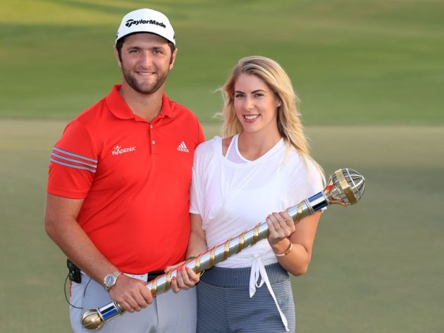 Kelly Cahil looking happy with her husband, Jon Rahm