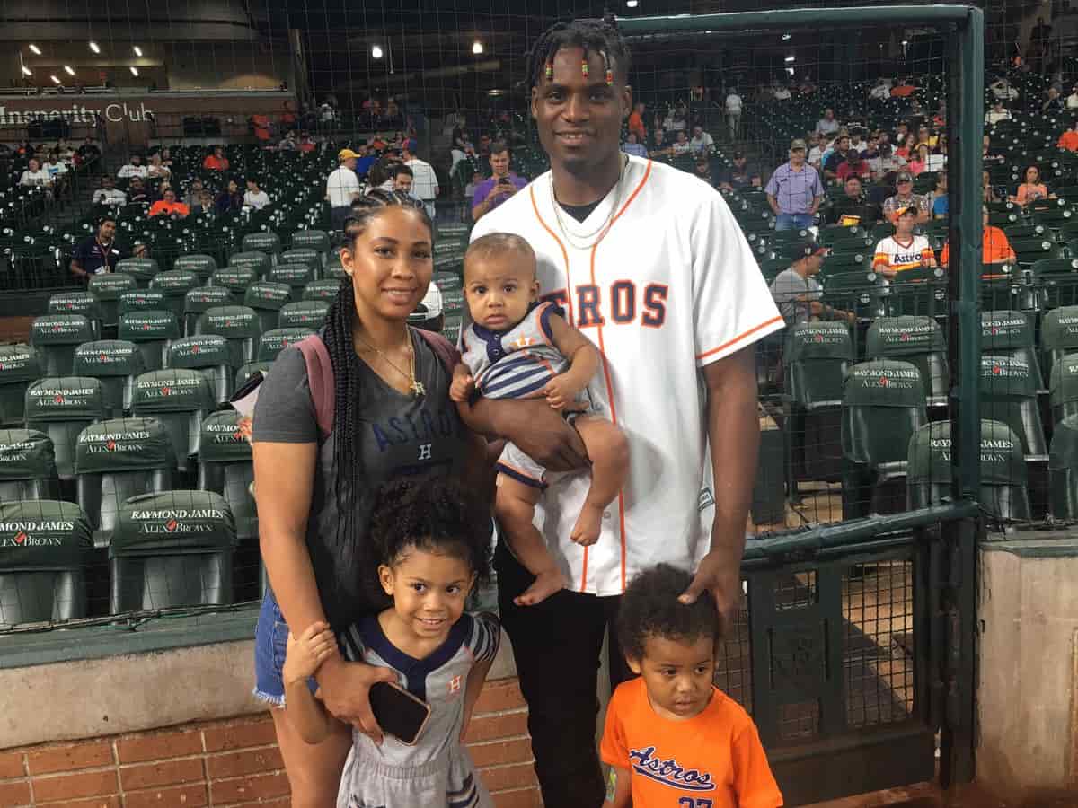 Image of Danuel House with Whitney House and their kids, Ava, Danuel IV, and Brandy House