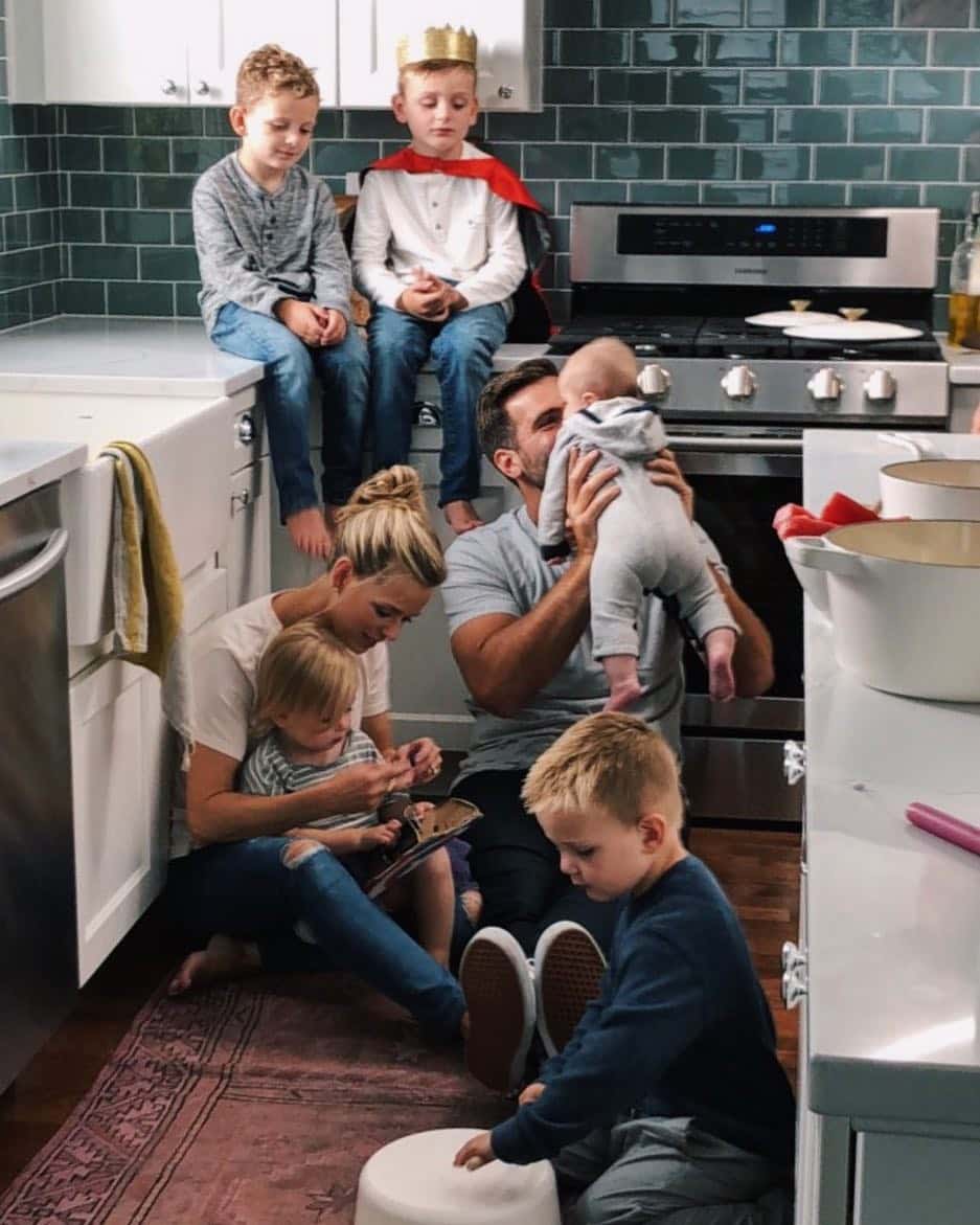 Image of Joe Flacco and Dana Grady with their kids, Evelyn Renee Flacco, Stephen Vincent Flacco, Thomas Flacco, Daniel Flacco, and Francis Flacco