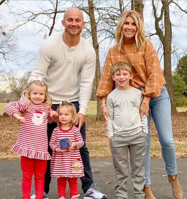 Image of Kyle and Julie Seager with their kids, Crue, Emely and Audrey Seager
