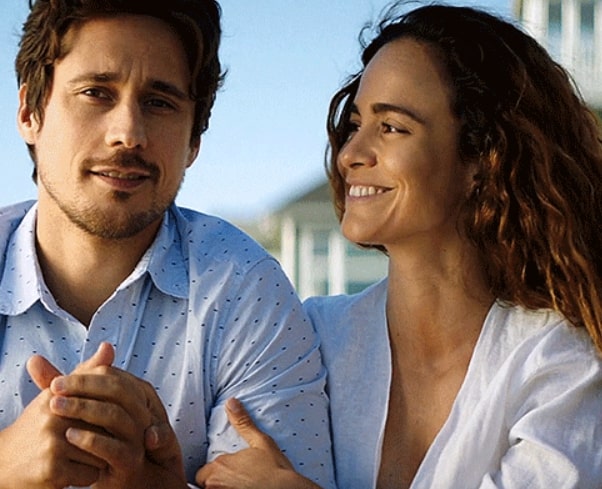 Image of Peter Gadiot with his co-actor, Alice Braga  
