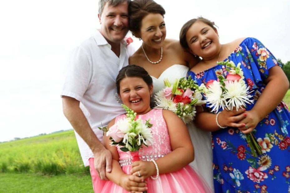 Image of Robert Shiels with his wife, Michelle Zepeda, and their daughters