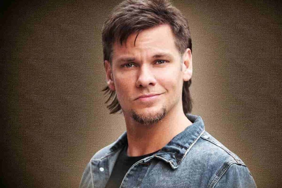 Image of Theo Von an American Stand Up Comedian and Actor