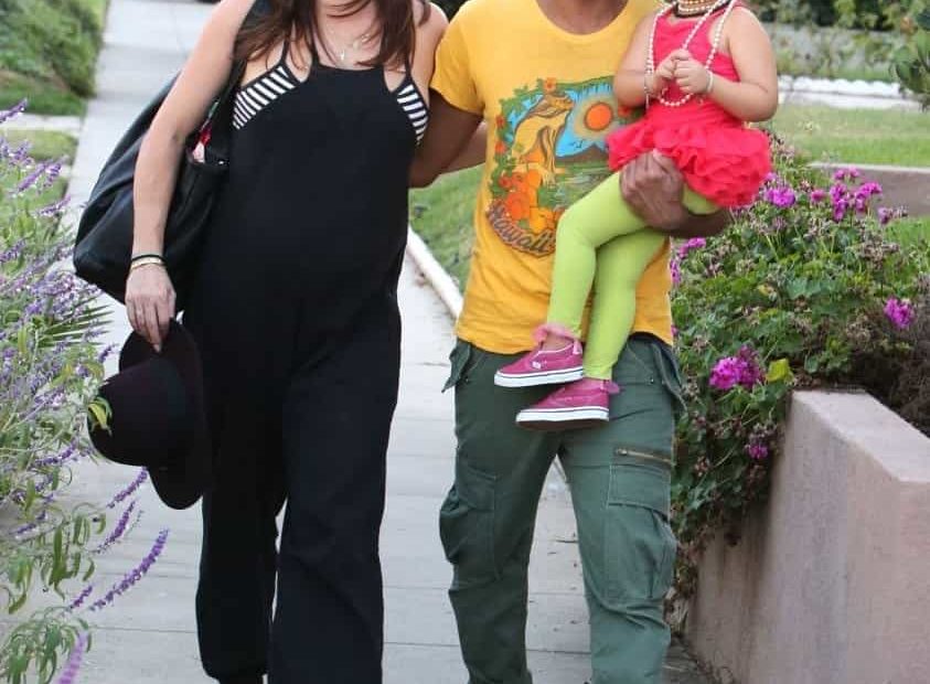 Image of Tony Kanal with his wife, Erin Lokitz, and their daughter