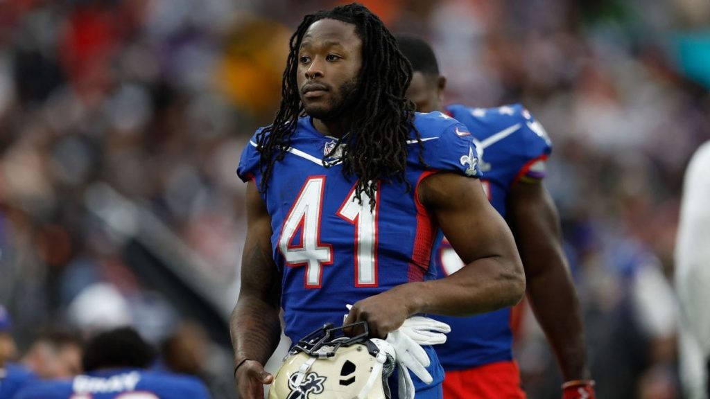 Alvin Kamara is not Married to Wife. Dating Girlfriend Te’a Omari Cooper.