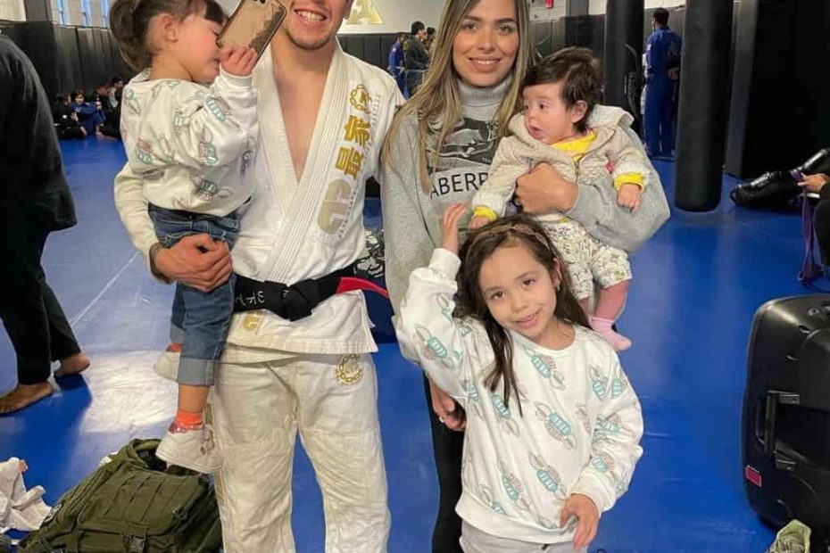 Image of Brandon and Shirley Moreno with their kids