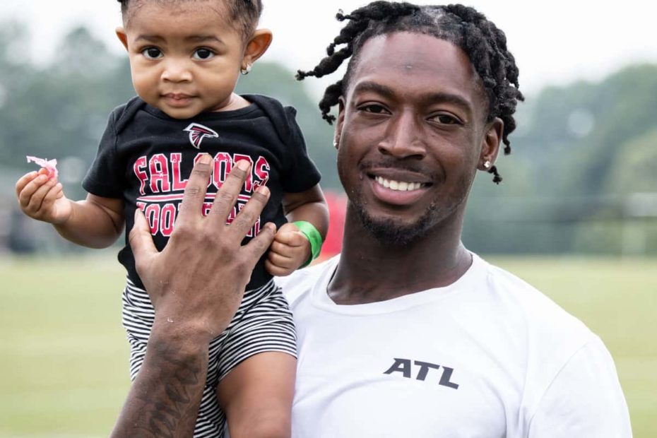 Image of Calvin Ridley with his daughter, Cree Michelle Ridley