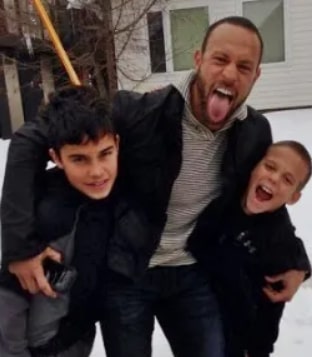 Image of Gabe Kapler with his sons, Chase Ty and Dane Rio