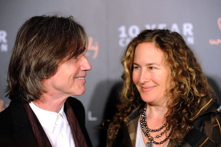 Jackson Browne is Married to Wife Dianna Cohen.