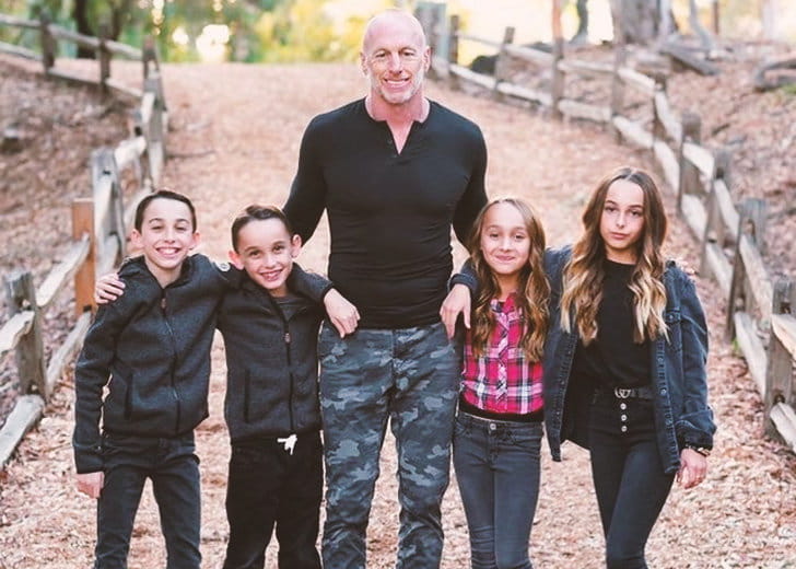 Image of Jeff Garcia with his kids, Presley, Jax, Jason, and Faith