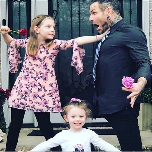 Image of Jeff Hardy with his kids, Ruby and Nera Hardy