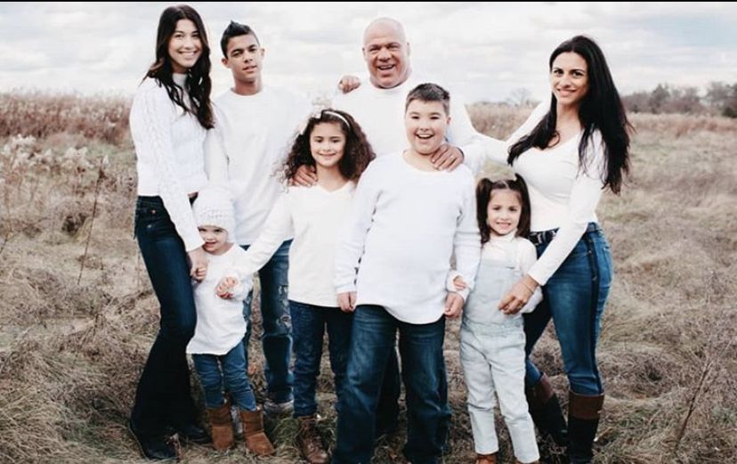 Image of Kurt Angle with his wife, Giovanna Angle, and their kids