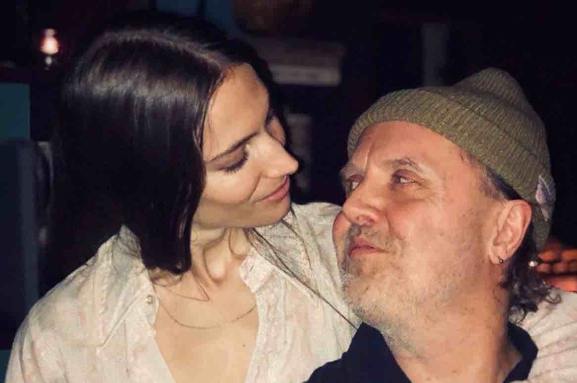 Image of Lars Ulrich with his wife, Jessica Miller 