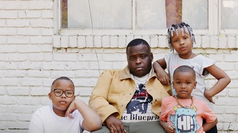 Image of Morray Rapper with his kids