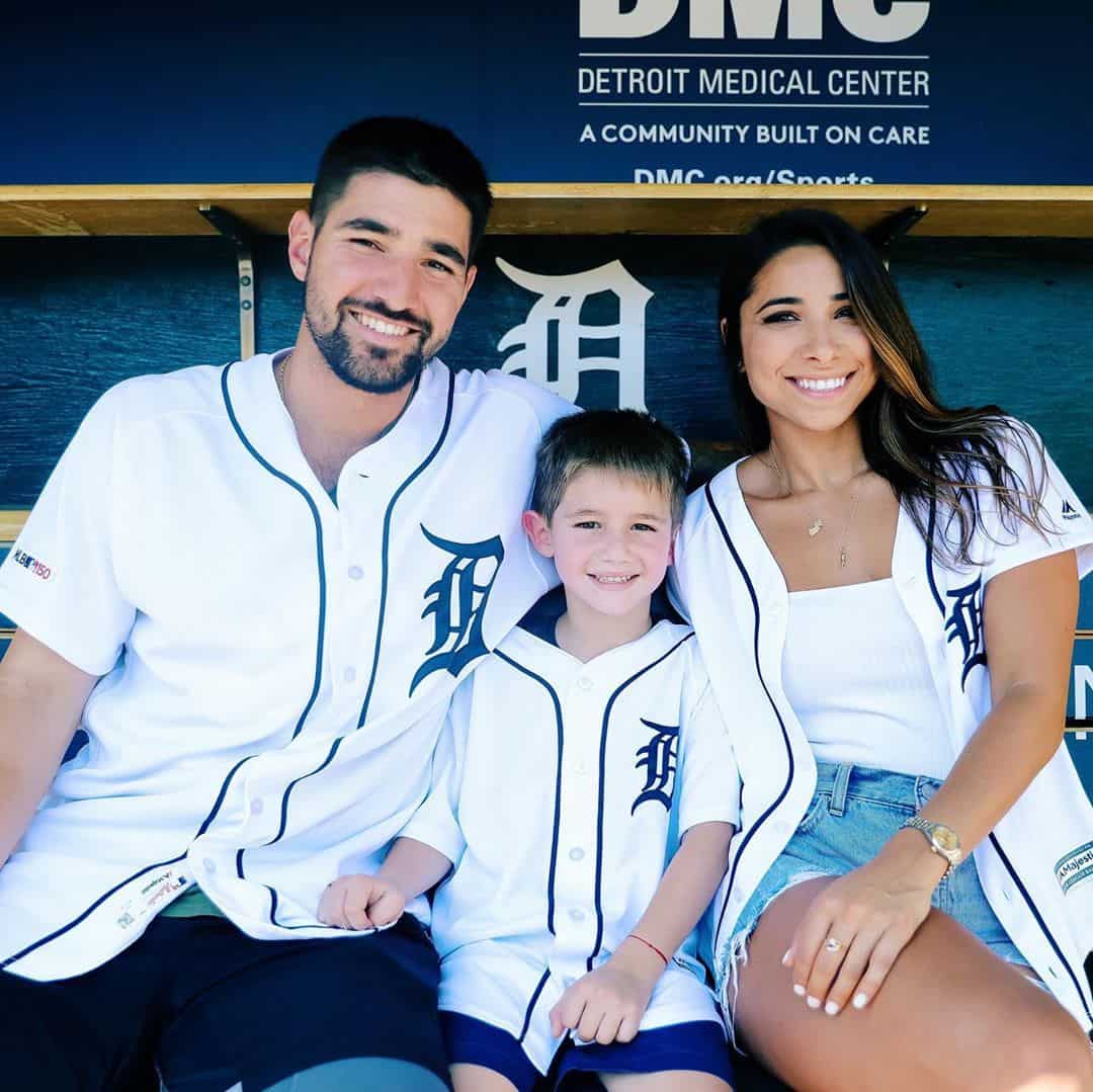 Image of Nick Castellanos with his wife, Jessica Gomez, and their son, Liam