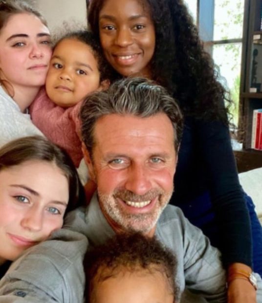 Image of Patrick and Ada Mouratoglou with their kids