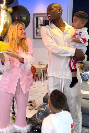 Image of Paul Pogba with his wife, Zulay Pogba, and their kids
