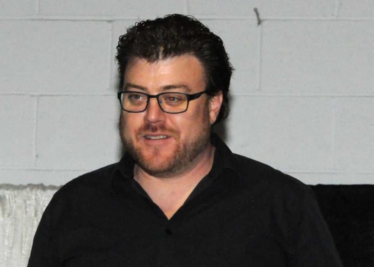 Is Robb Wells Married to Wife? Or Dating a Girlfriend? – wifebio.com