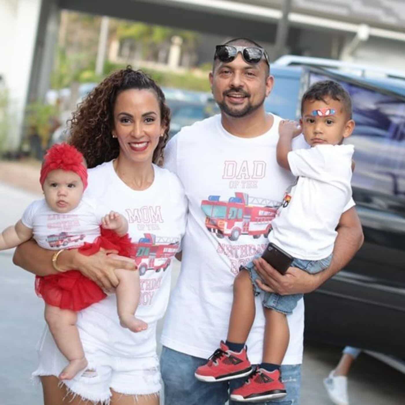 Image of Sean Paul with his wife, Jodi Stewart-Henriques, and their kids, Levi Blaze and Remi Leigh Henriques