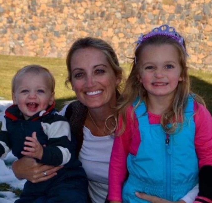 Image of Stephanie Paulk with her kids, Lisa and Charlie