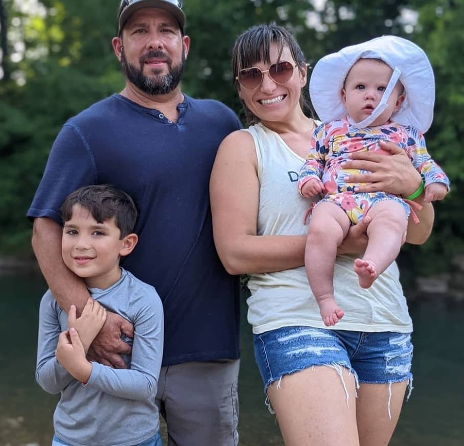 Image of Steve Treviño with his wife, Renae Treviño, and their kids Garrett and Delilah Ray Treviño