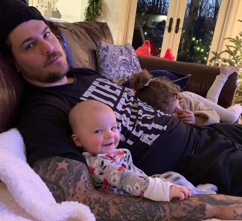 Image of Taylor Lewan with his kids, Wynne Rebel and Willow Lewan