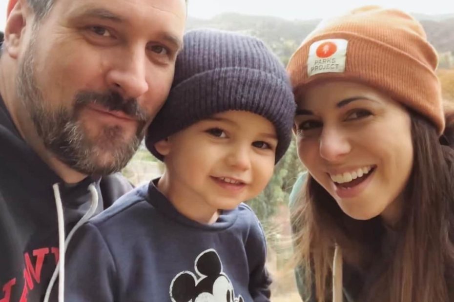Image of Travis Willingham and Laura Bailey with their son, Ronin Willingham
