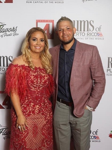 Image of Yadier Molina with his wife, Wanda Torres