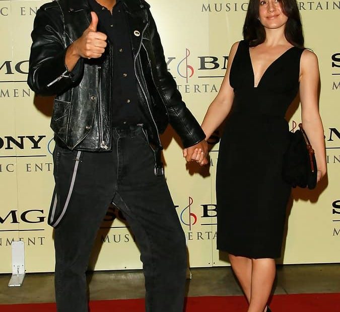 Image of Zack de la Rocha with his girlfriend, Carolina Sarmiento