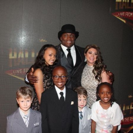 Image of Bobby Lashley with his kids