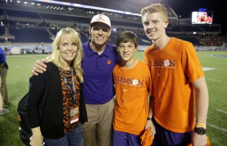 Brent Venables Is Married To Wife: Julie Venables. Kids. – Wifebio.com