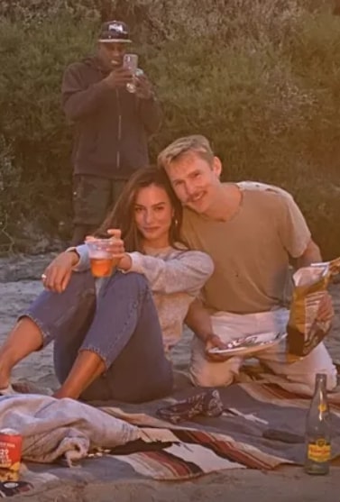 Image of Brian Geraghty with his partner, Genesis Rodriguez