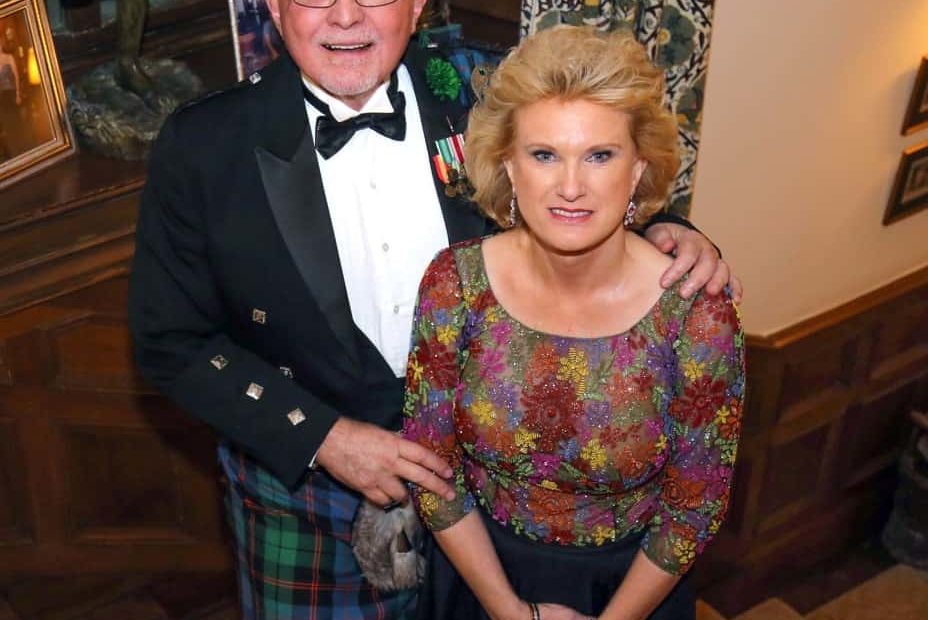 Image of Dan Pena with his wife, Sally Hall