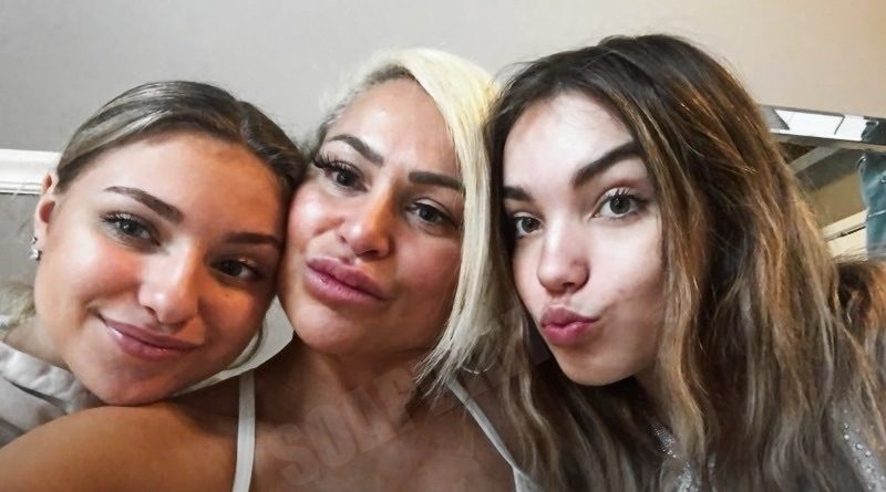 Image of Frank Bollok's ex-wife, Darcey Silva, and their daughters, Aniko and Aspen