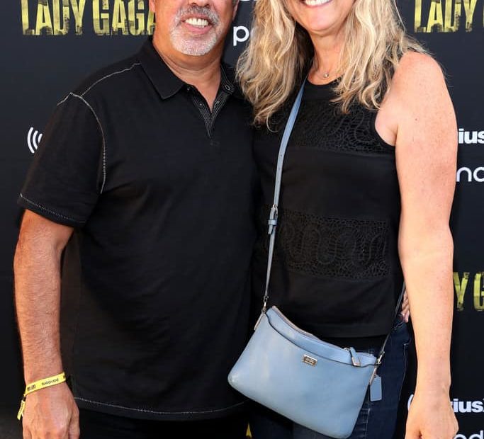 Image of Gary Dell’Abate with his wife, Mary Caracciolo