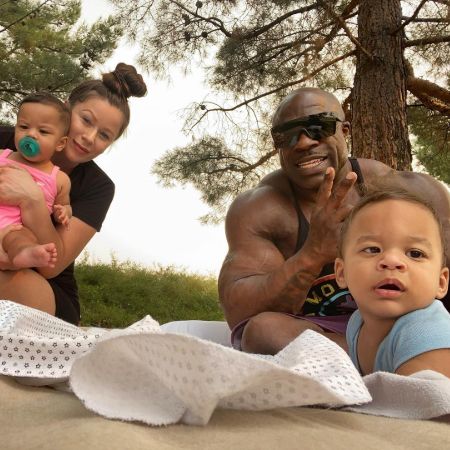 Image of Kali Muscle with his wife, Helena Kirkendall, and their twins, Brooke Taylor and Kali Muscle II