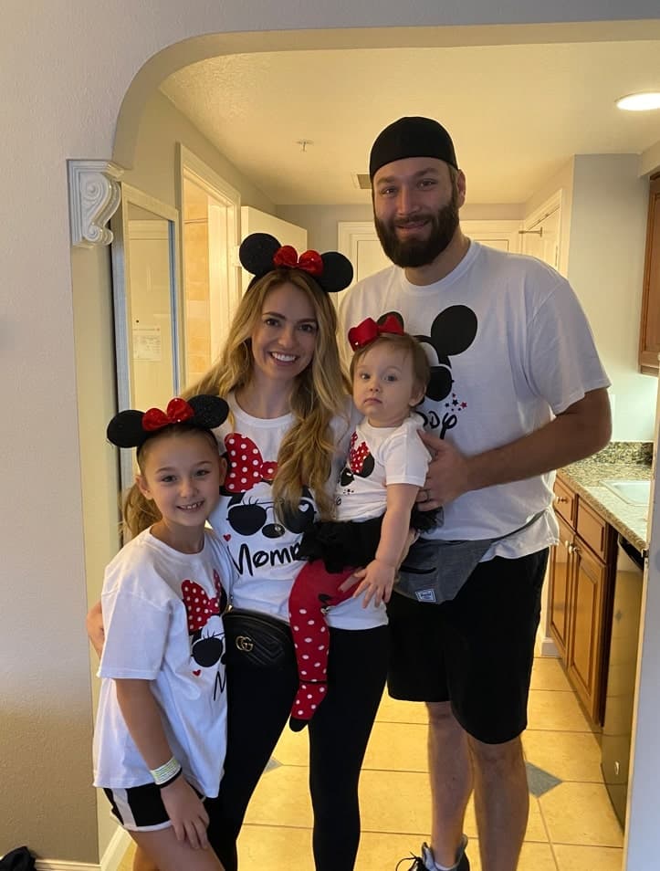Image of Lance Lynn with his wife, Dymin Hayes, and their kids
