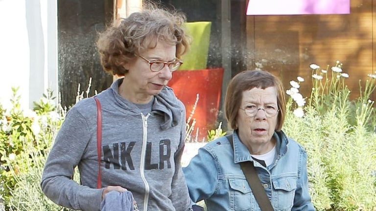 Linda Hunt Is Married To Wife Karen Kline 