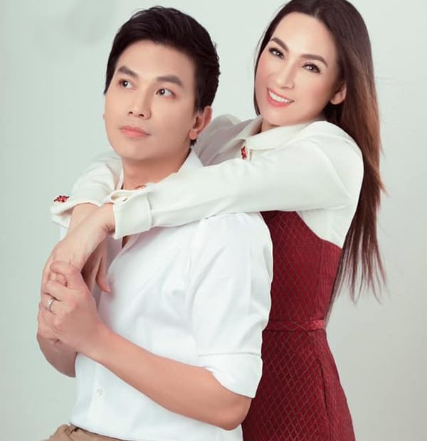 Image of Manh Quynh with his wife, Phi Nhung
