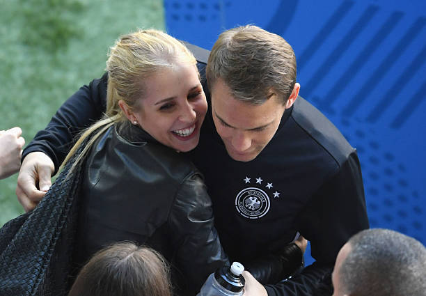 Image of Manuel Neuer with his girlfriend, Anika Bissel