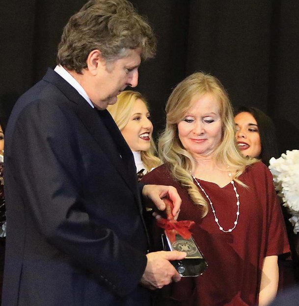 Image of Mike Leach with his wife, Sharon Leach 