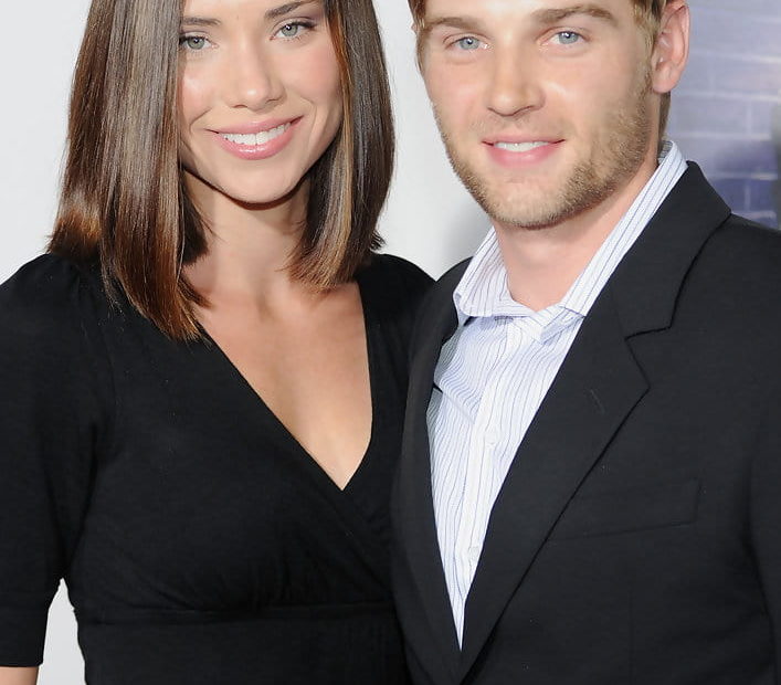 Image of Mike Vogel with his wife, Courtney Vogel