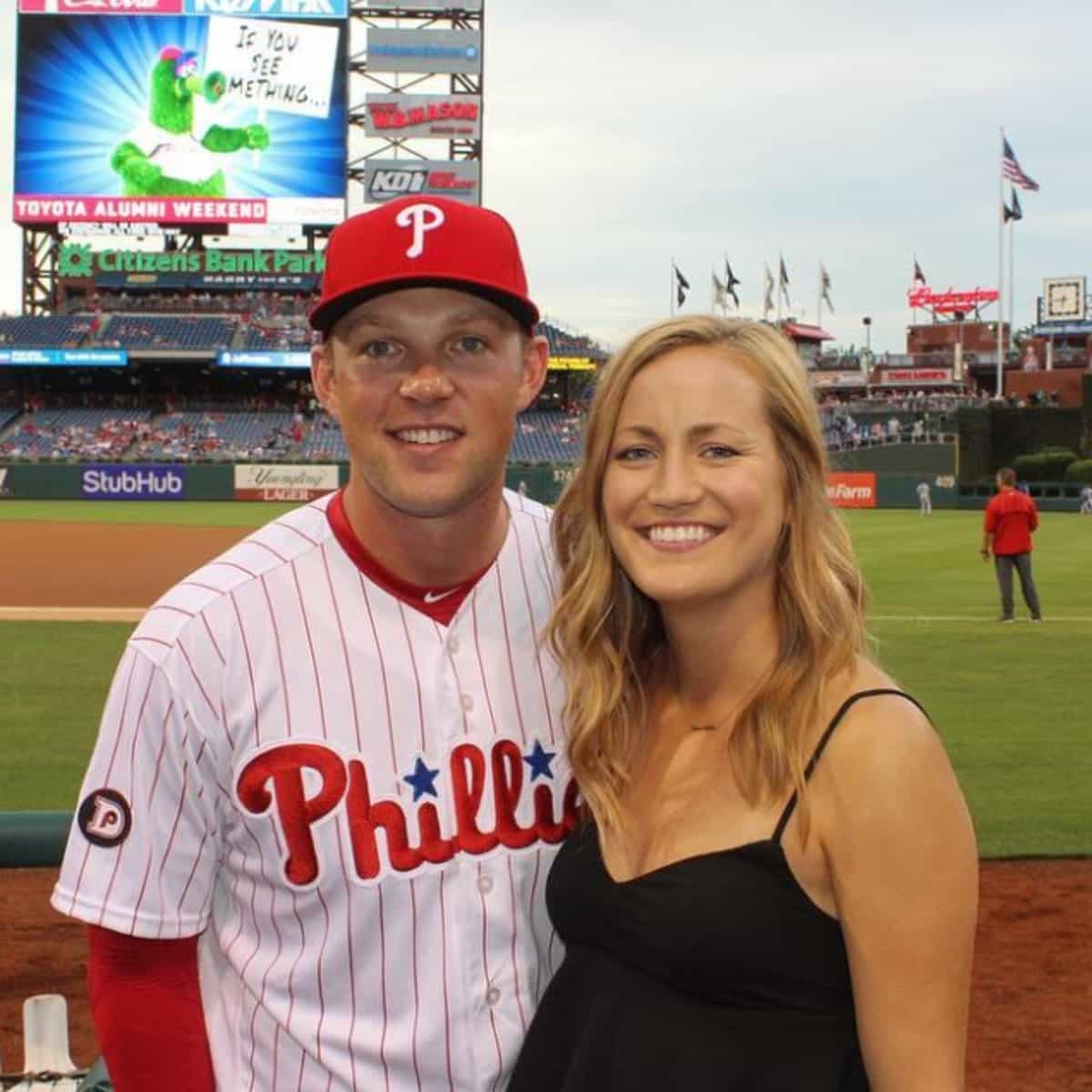 Image of Rhys Hoskins with his wife, Jayme Hoskins