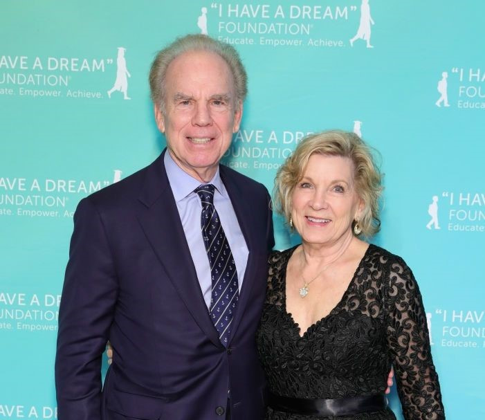 Image of Roger Staubach with his wife, Marianne Staubach