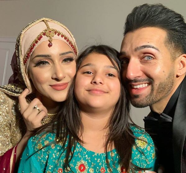 Image of Sham Idrees with his wife, Saher, and his eldest daughter, Dua