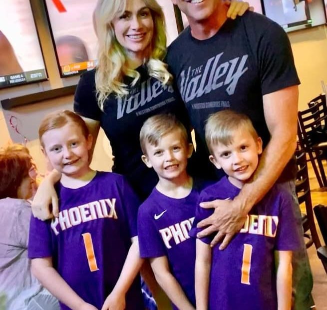 Image of Troy Hayden with his wife, Kristy Morcom, and their kids