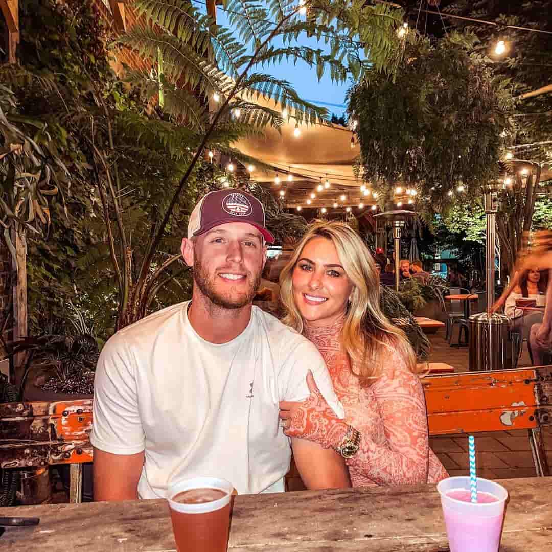 Image of Zack Wheeler with his wife, Dominique Rizzo