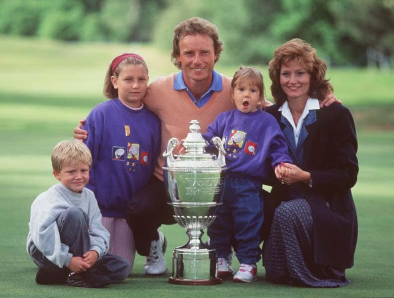 Image of Bernhard Langer with his wife, Vikki Carol, and their kids, Jason, Jackie, and Stefan Langer