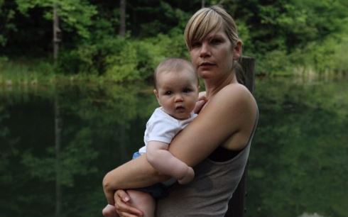 Image of Nikki Uberti with her son, Henry Cahill
