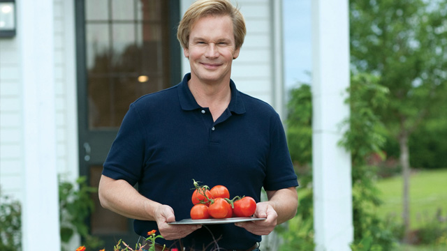 Image of P.Allen Smith in black t-shirt